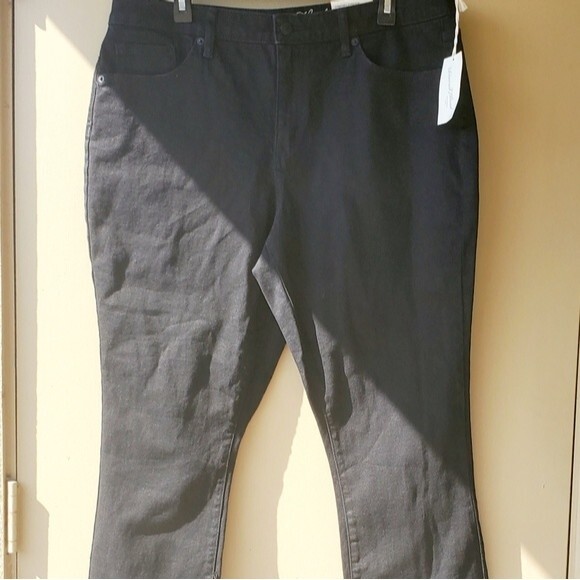 Universal Thread Black High Rise Boot Crop Jeans - Picture 8 of 8